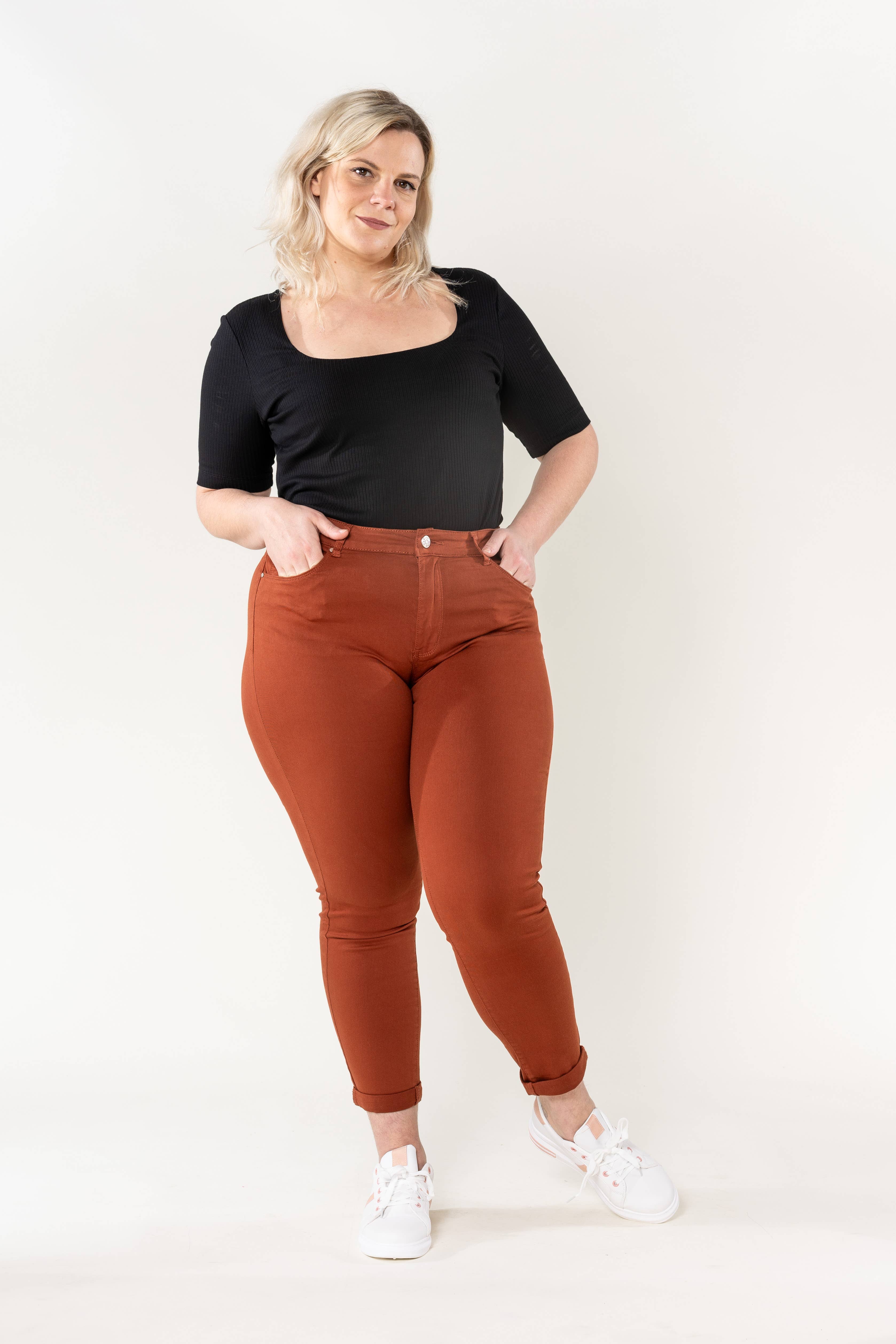 Nina Carter – Calças - Mulher por atacado – Tamanho Plus Curve Plus Tamanho Voltar ao Pescoço P19924