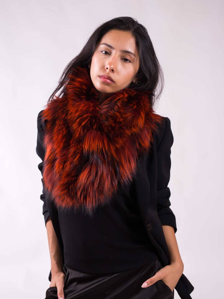 Lenço Diana Fox com Gola de Raposa por atacado de MR Complements