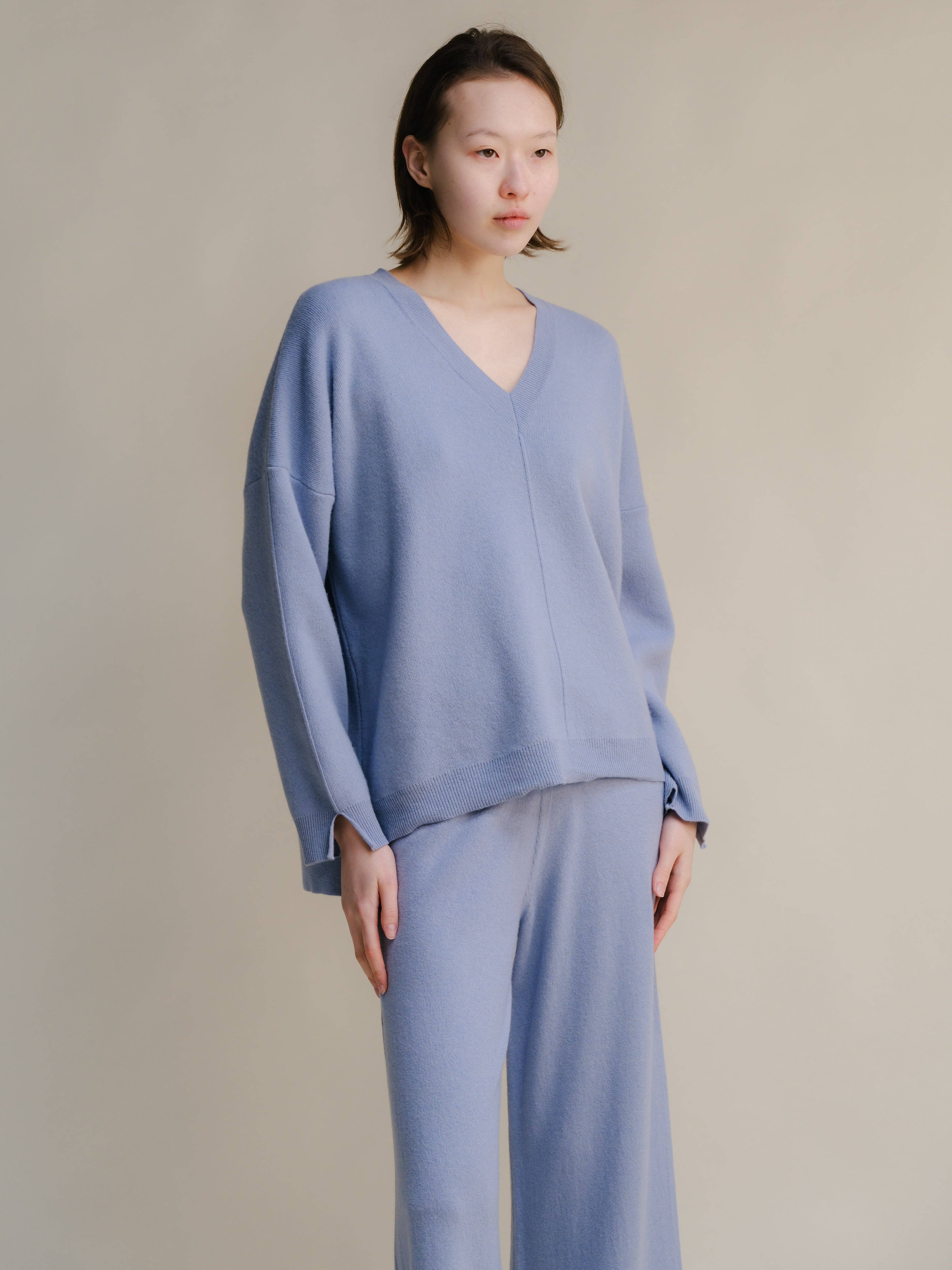 Lèmme - Venta al por mayor Jersey de punto - Mujer - Maxi de Cuello en V Sólido con Mezcla de Cachemira y Aberturas Laterales23