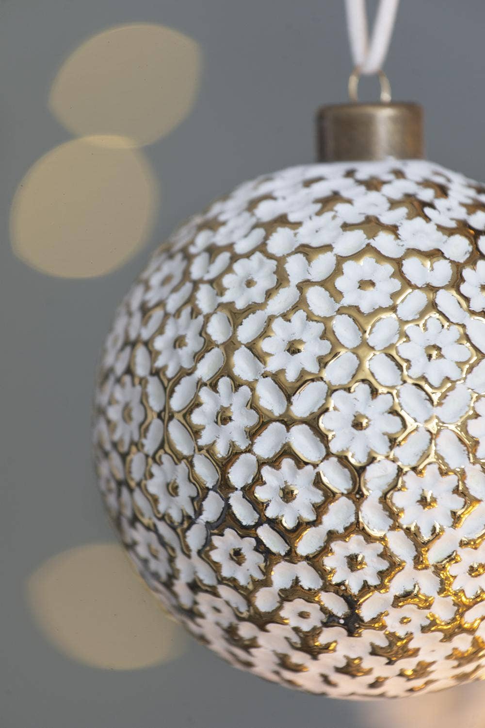 A&B Home Group Inc. - Wholesale Ornament - D4" Glass Xmas Ball Ornament - White/Gold1