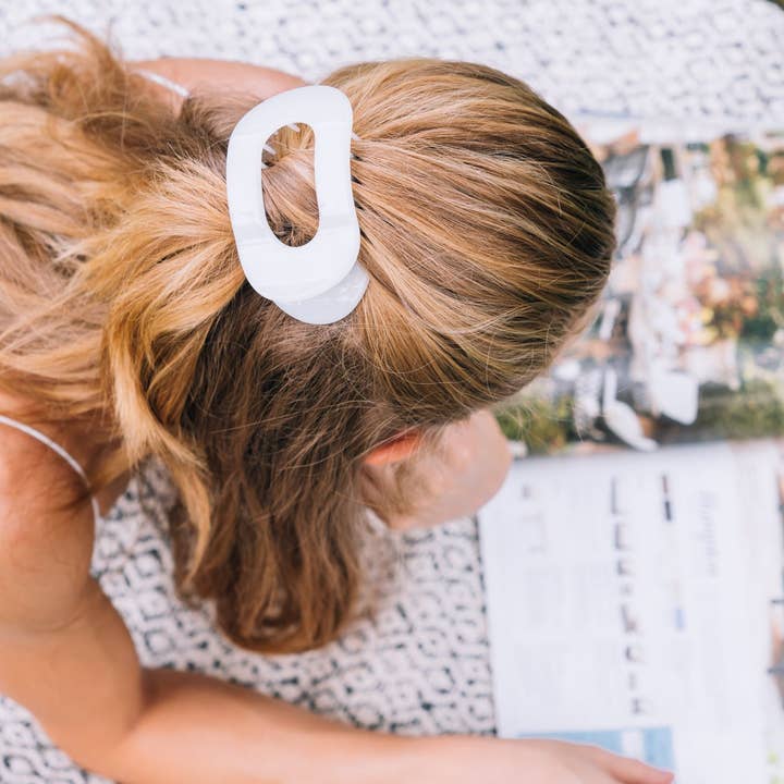 TELETIES - Wholesale Hair Clip - Women's - Round Flat Hair Clip | Medium | Coconut White