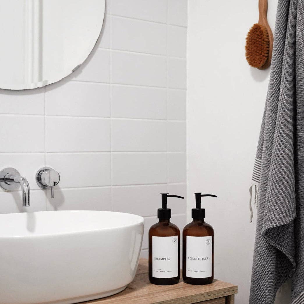 So At Nature - Wholesale Zeepdispenser/zeeppompje - Set van luxe dispenser voor bodywash, shampoo en conditioner - So At Nature5