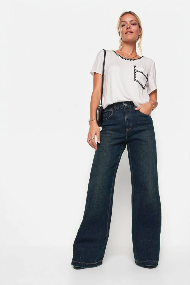 Naked Zebra - Vendita all'ingrosso Camicetta - Donna - Blusa a maniche corte con punto coperta16