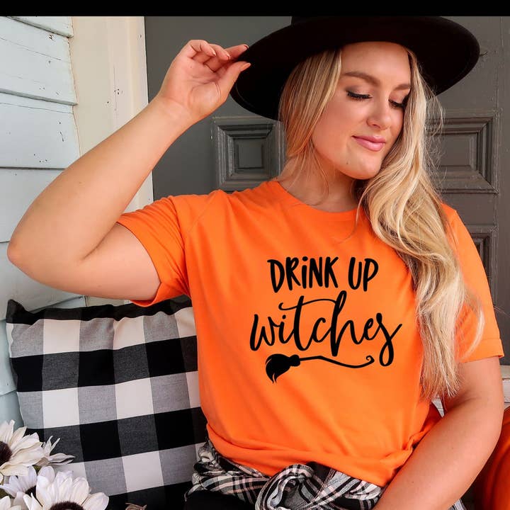 Drink Up Witches - Uniseks t-shirt voor wholesale door GirliesGalore