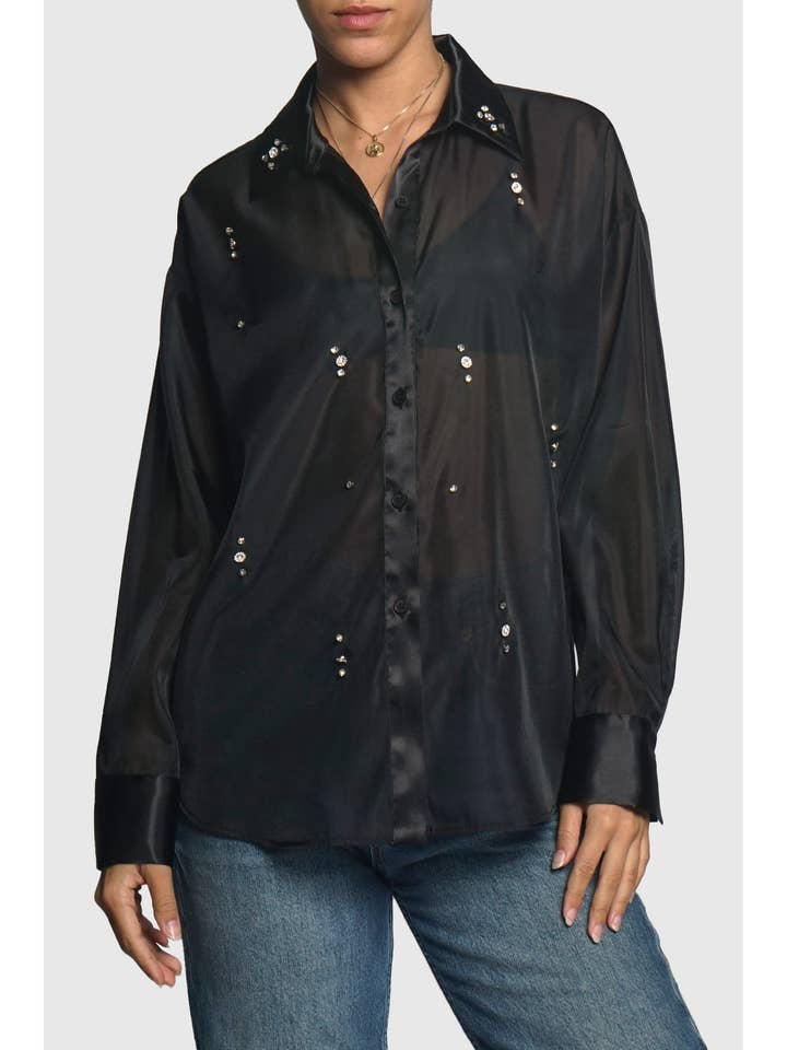 CAMISA DE ORGANZA COM BOTÕES DE STRASS por atacado de Sans Souci