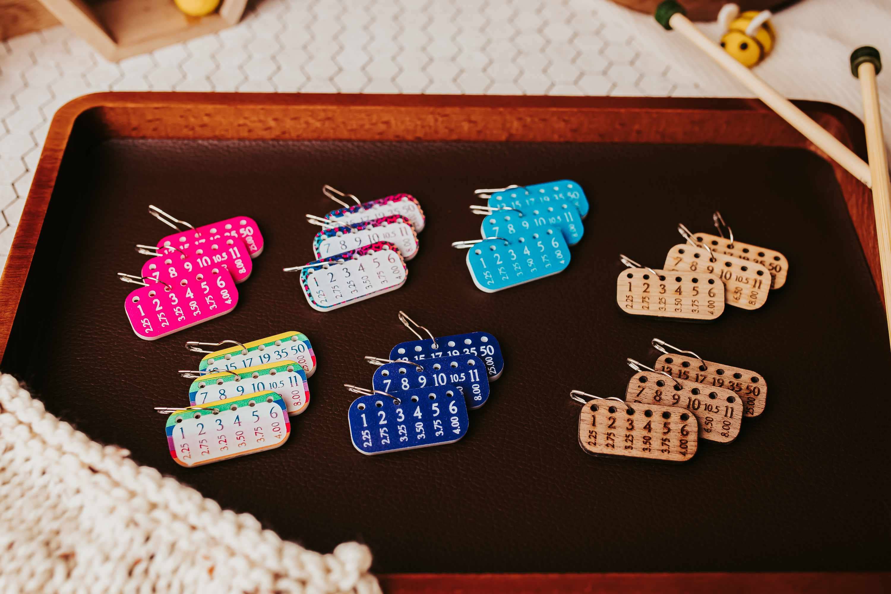 Loops & Bee - Wholesale Knitting/Crochet Supplies - (Knitting) Needle Minder Set, Size Reminder Stitch Markers2