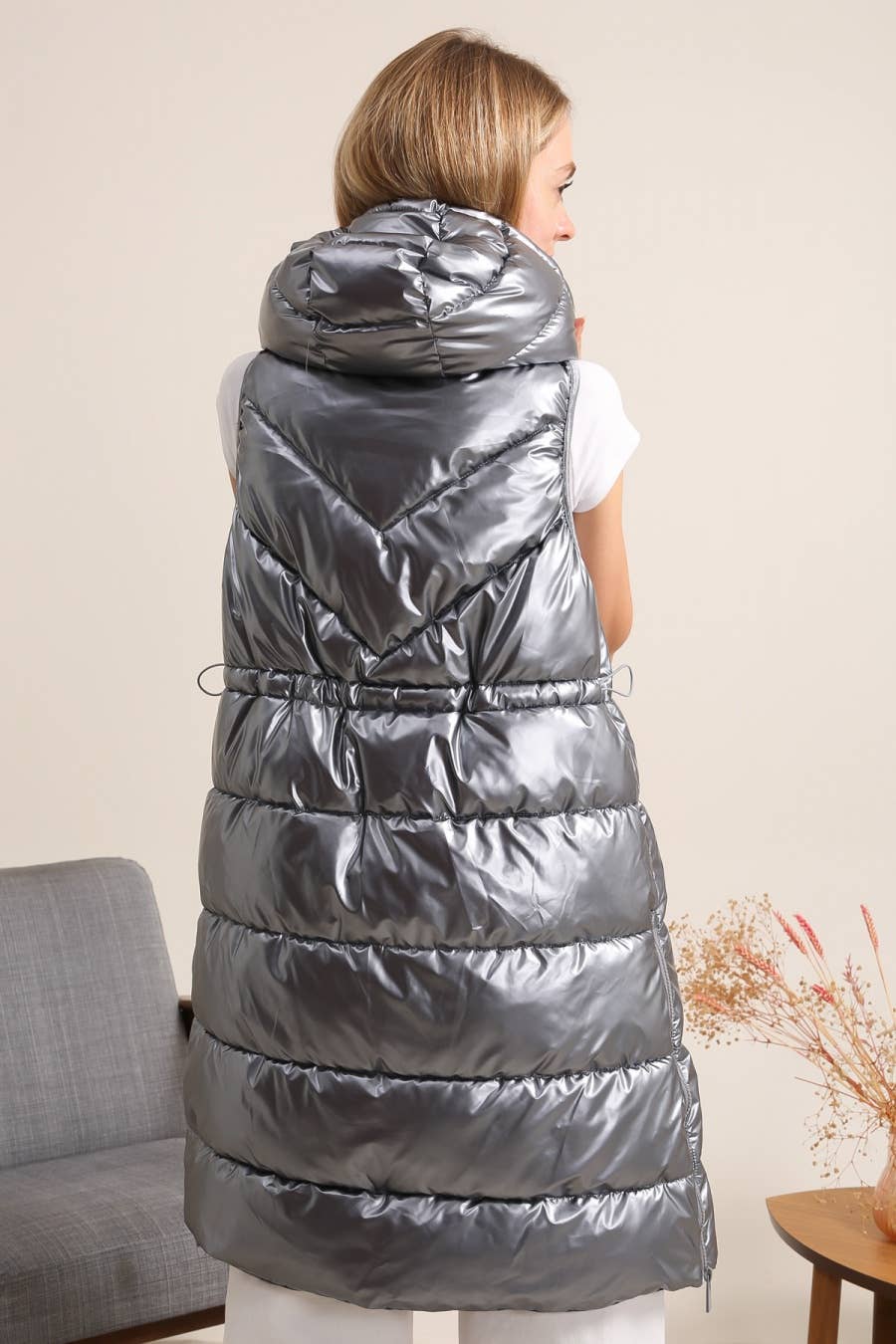 Attrait Paris - Wholesale Puffer Jacket - Women's - Metallic quilted long sleeveless oversized puffer jacket3