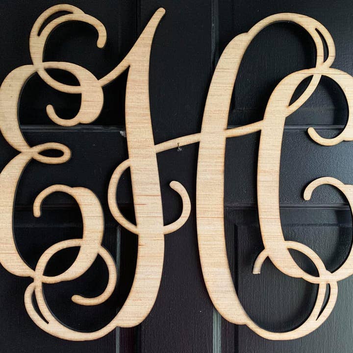 BeauCo – wholesale Wall Accent – Wooden monogram vine