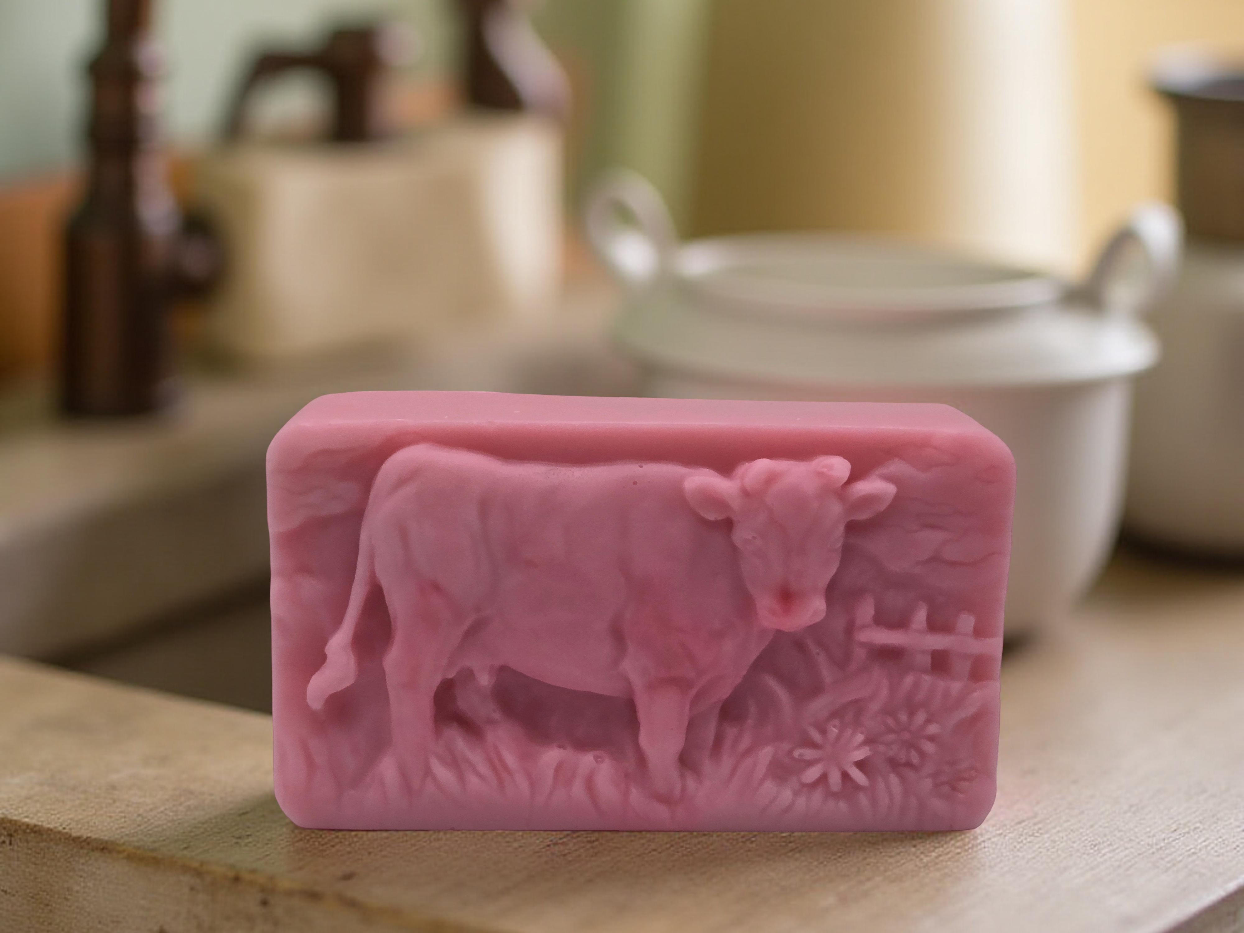 Simply Southern Homemade – wholesale Bar Soap – Barnyard Cow Soap Bar2