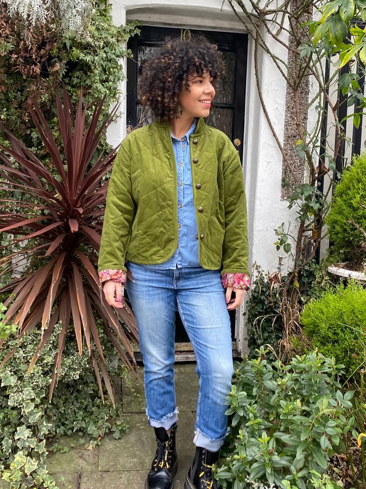 Floral Frida for wholesale by Monobrowshop