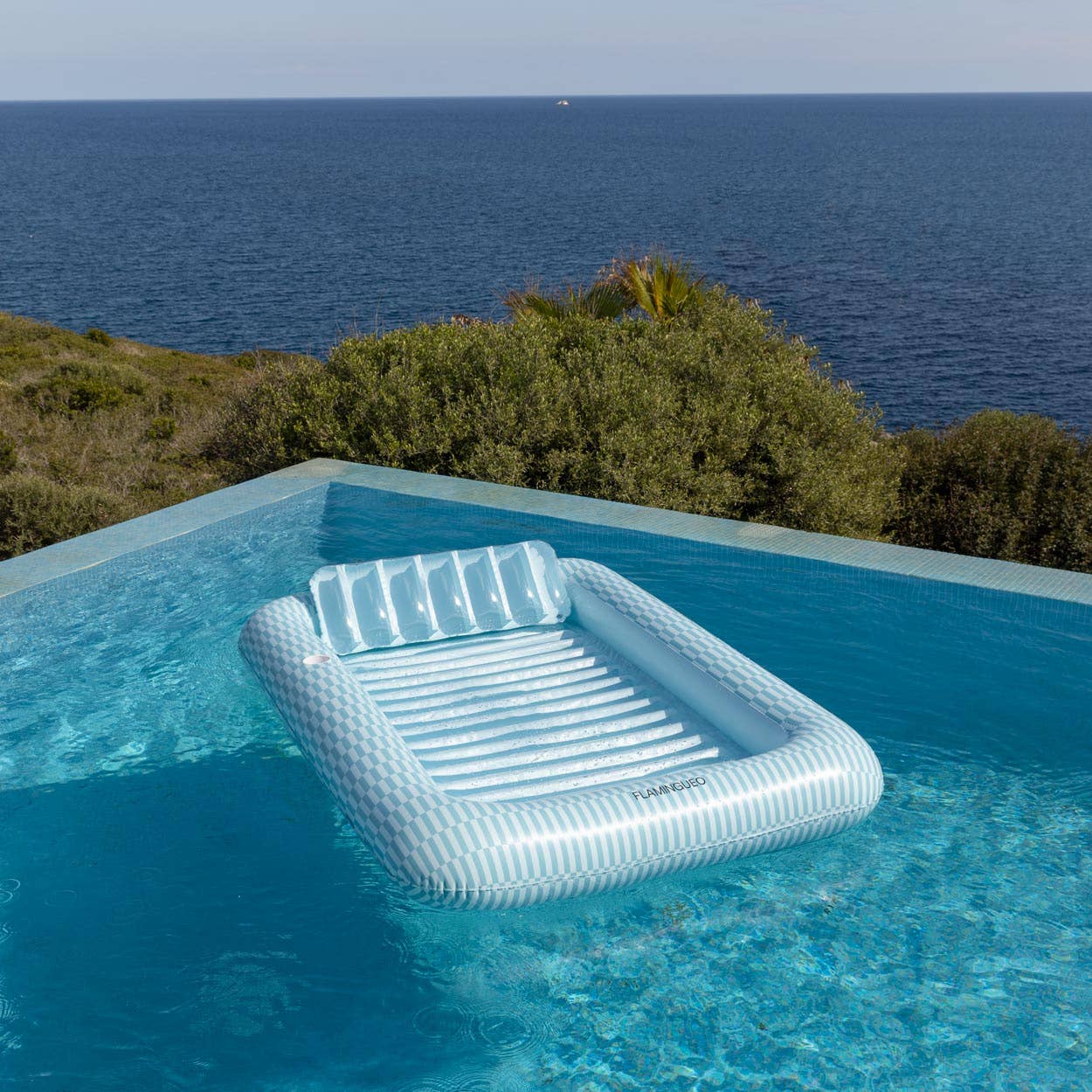 Flamingueo - Wholesale Beach Accessories - Tanning pool with blue cup holder8