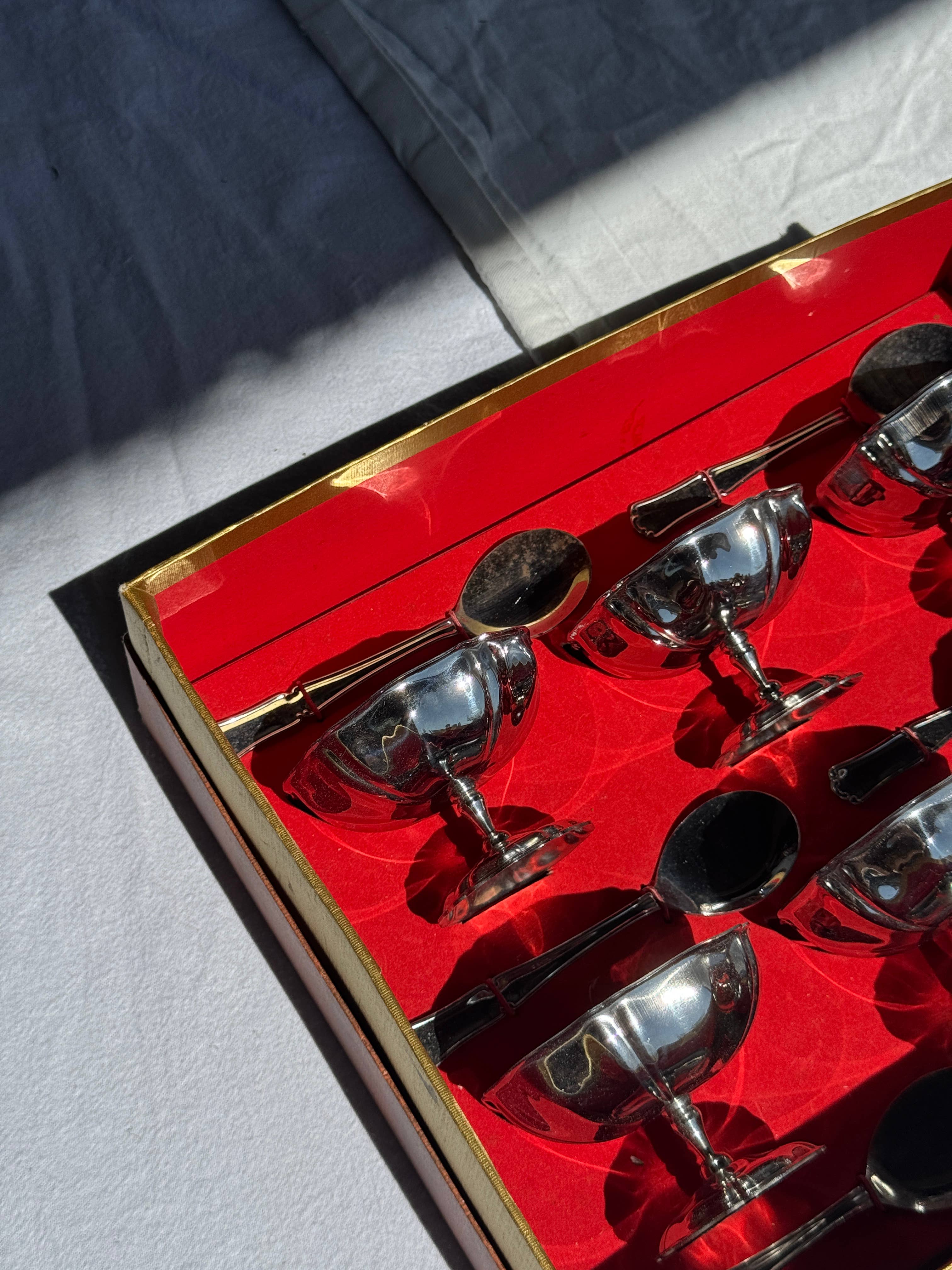 Office Objets - Wholesale Ice Cream Scoop - Vintage box containing 6 bistro ice cream cups3