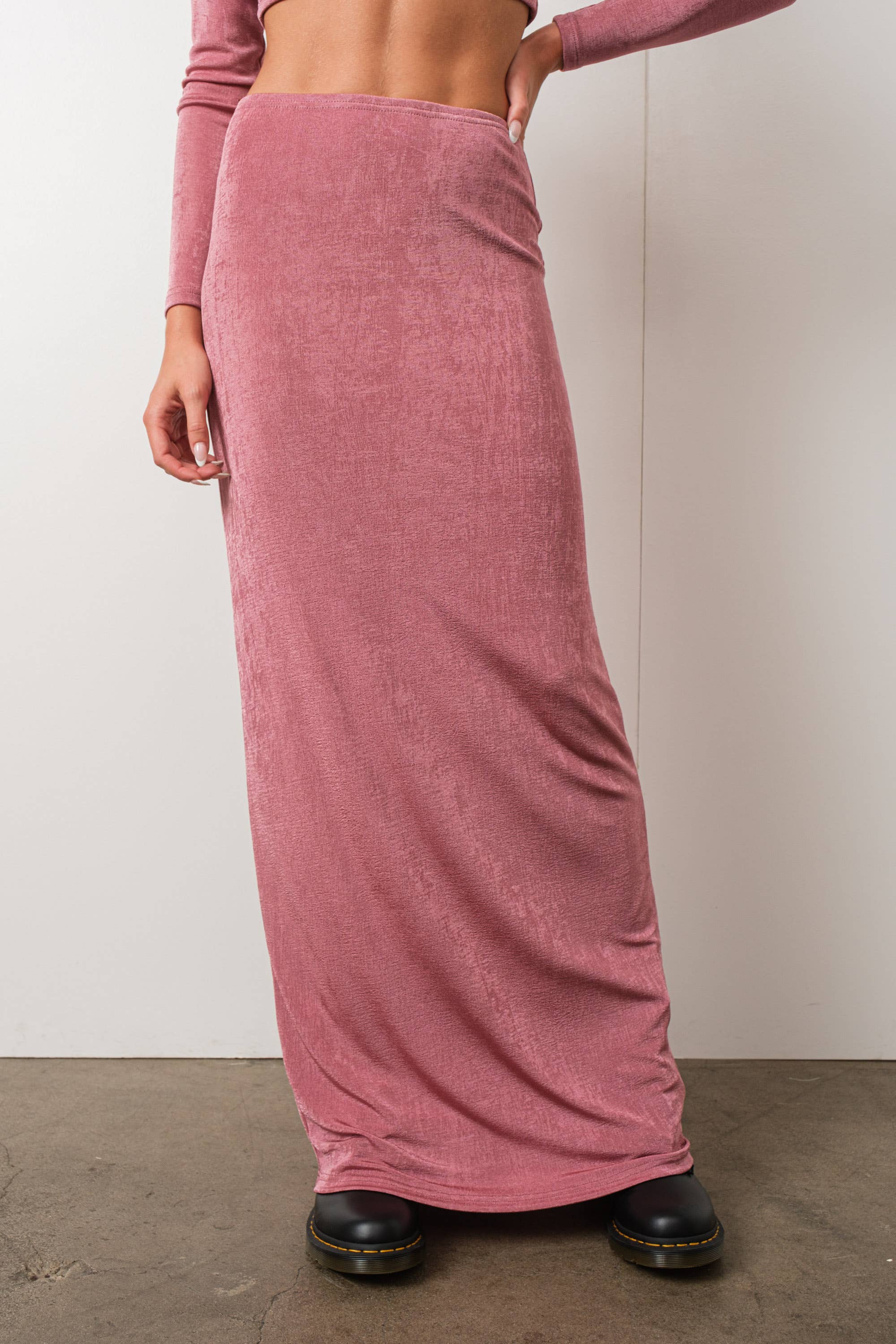 Pretty Garbage – Saia - Mulher por atacado – Saia Maxi de Malha Slinky – Elegante e Pronta para Boutique0