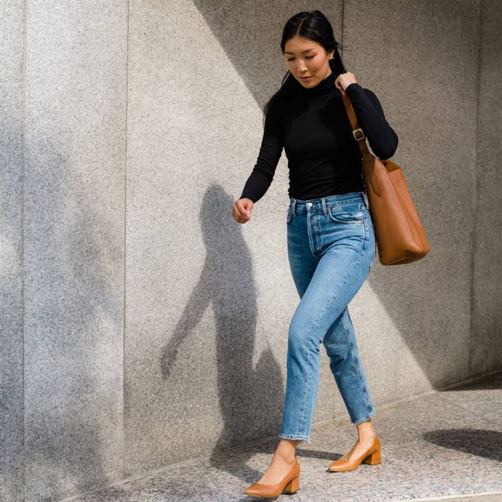 Nisolo - Wholesale Shoulder Bag - Women's - Cecilia Go-To Shoulder Bag Caramel6