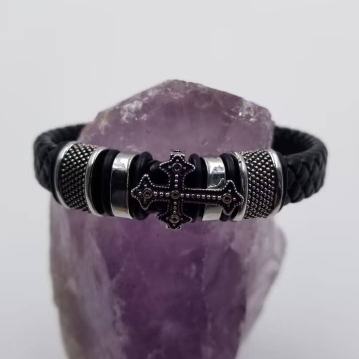 Bracelet magnétique en cuir croisé fait main - Fête des Pères pour la vente par magnolia jewelry