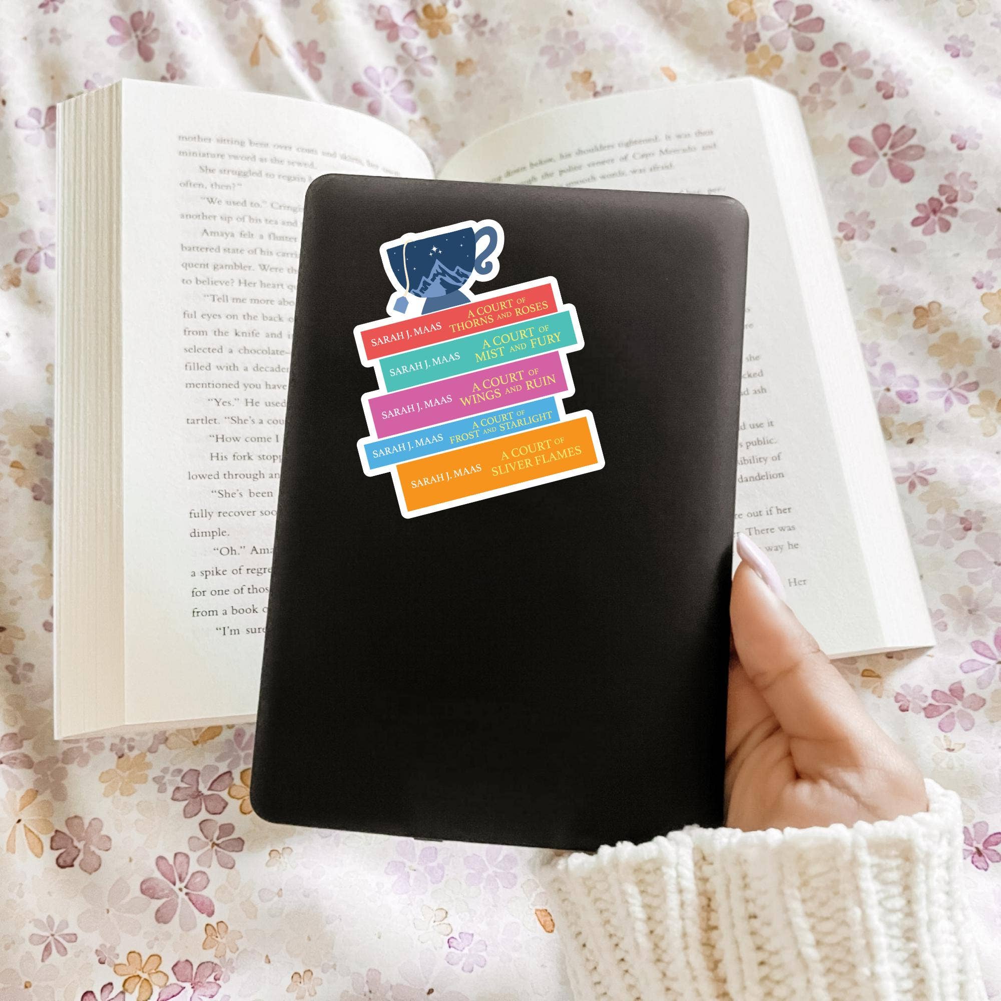 Chapter & Craft Studio - Vendita all'ingrosso Adesivo - Adesivo pila di libri ACOTAR1