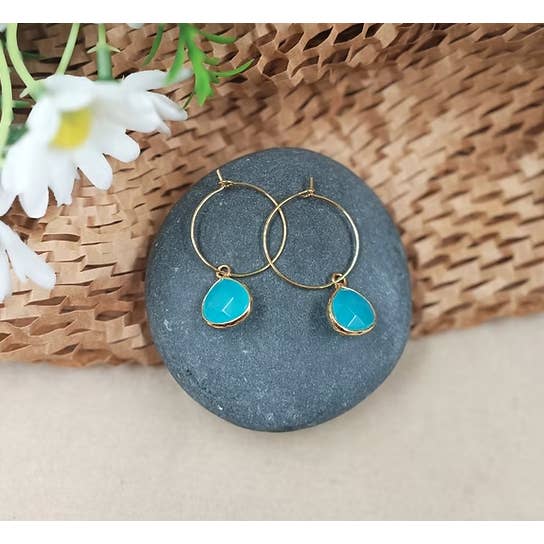 Anneaux en laiton bleu fermé pour la vente par Yemaya Collections