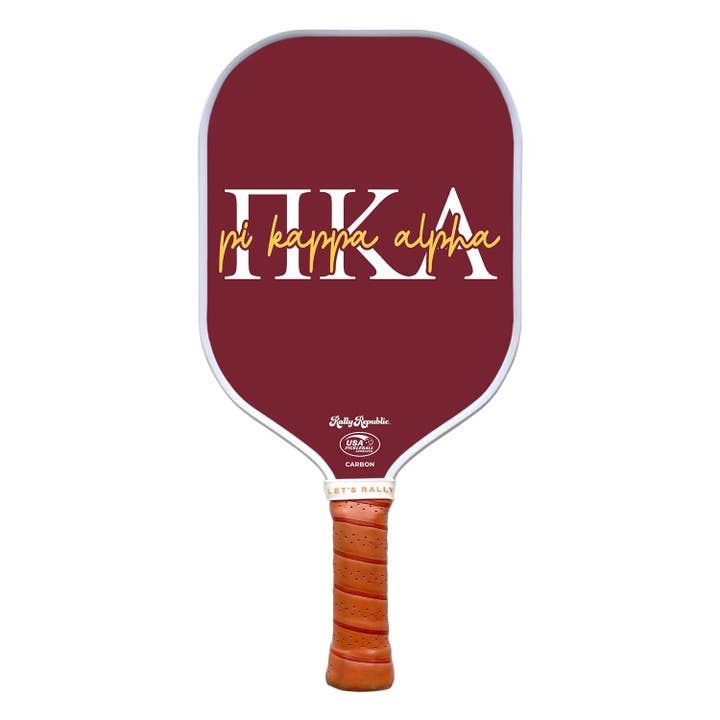 Pagaie de pickleball à calligraphie grecque Pi Kappa Alpha Garnet (B2B) pour la vente par Rally Republic