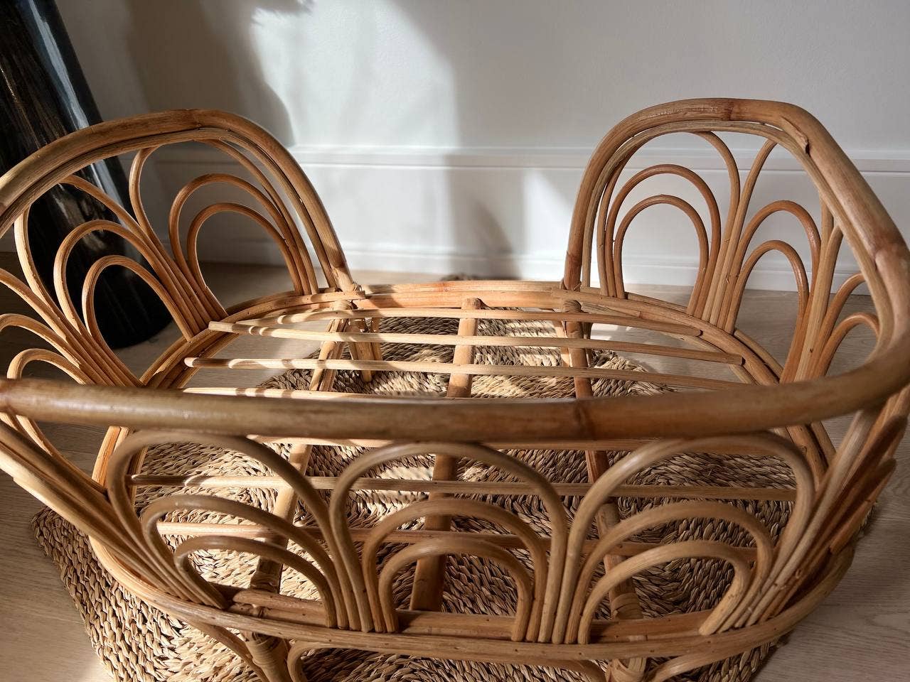 Flair Interiors - Wholesale Bed voor huisdieren- Kat/hond - Handgemaakte rotan huisdierbedden voor honden en katten.3