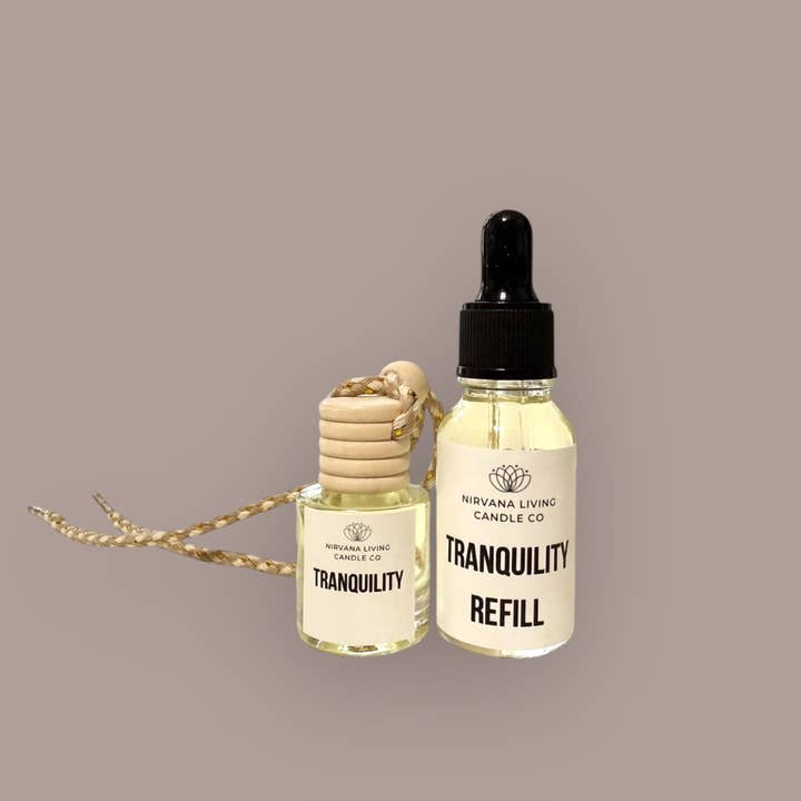 DIFFUSORE PER AUTO SOSPESO TRANQUILITY E BOTTIGLIA DI RICARICA per la vendita all'ingrosso da parte di Nirvana Living Candle Co