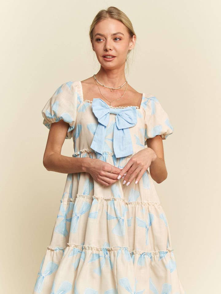 Davi & Dani - Vente Robe – femme - ROBE À ÉTAGES AVEC NŒUD IMPRIMÉ ET SMOCKING GONFLÉ AU DOS0