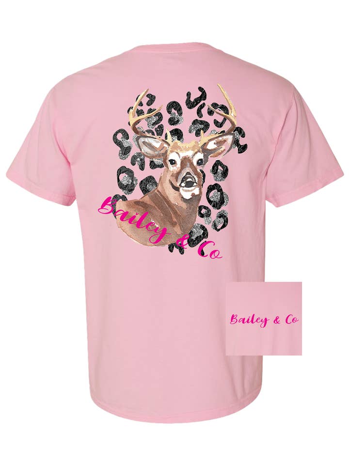 T-shirt Léopard Buck pour la vente par Bailey and Co