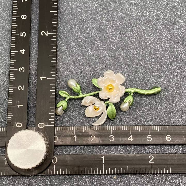 Mio Queena - Wholesale Brooch - Magnolia Brooch