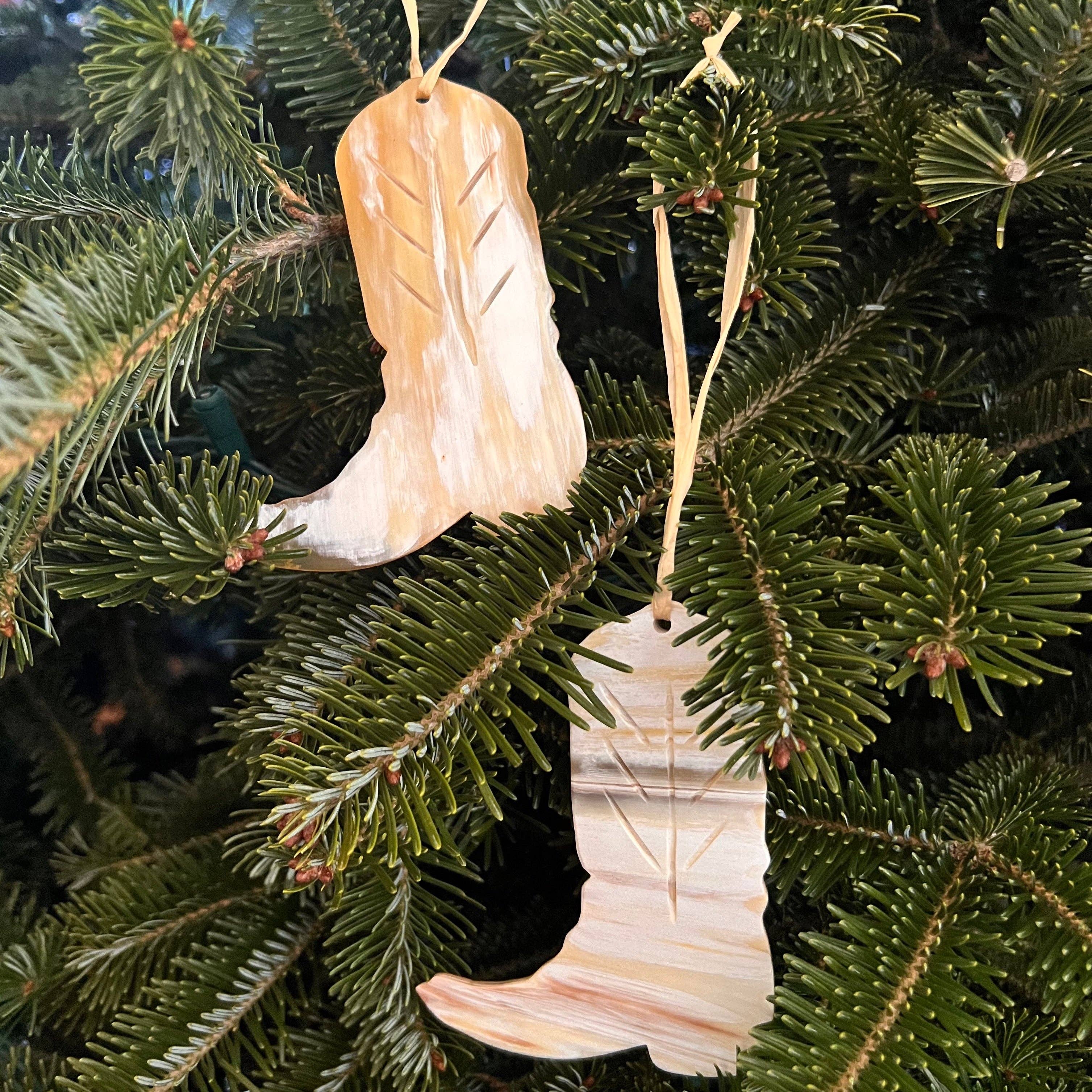 MAADILI COLLECTIVE – wholesale Ornament – Horn Cowgirl Boot Ornament2