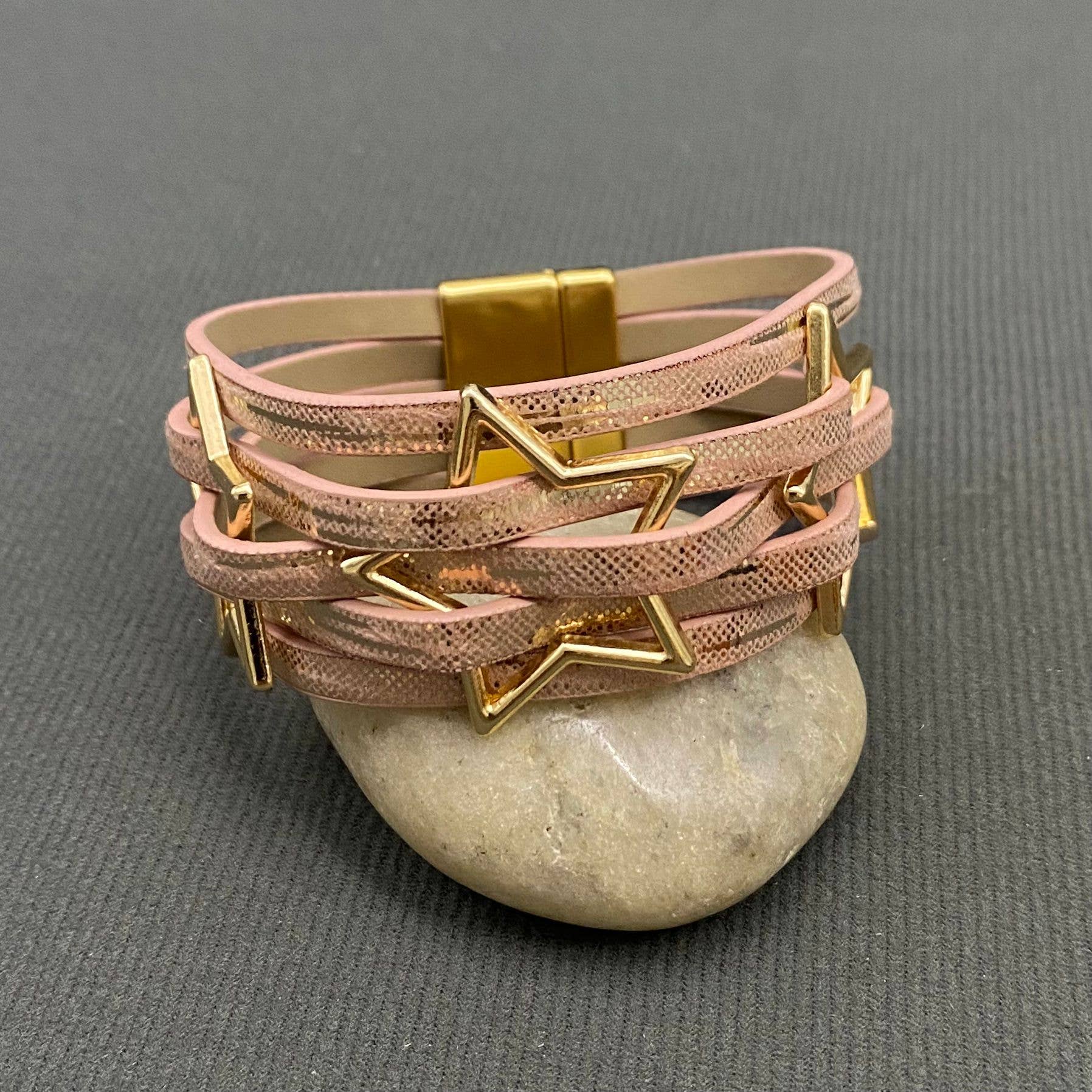 Mio Queena - Wholesale Bangle Bracelet - Triple Star Multi-Layer PU Leather Magnetic Buckle Bracelet - LB4