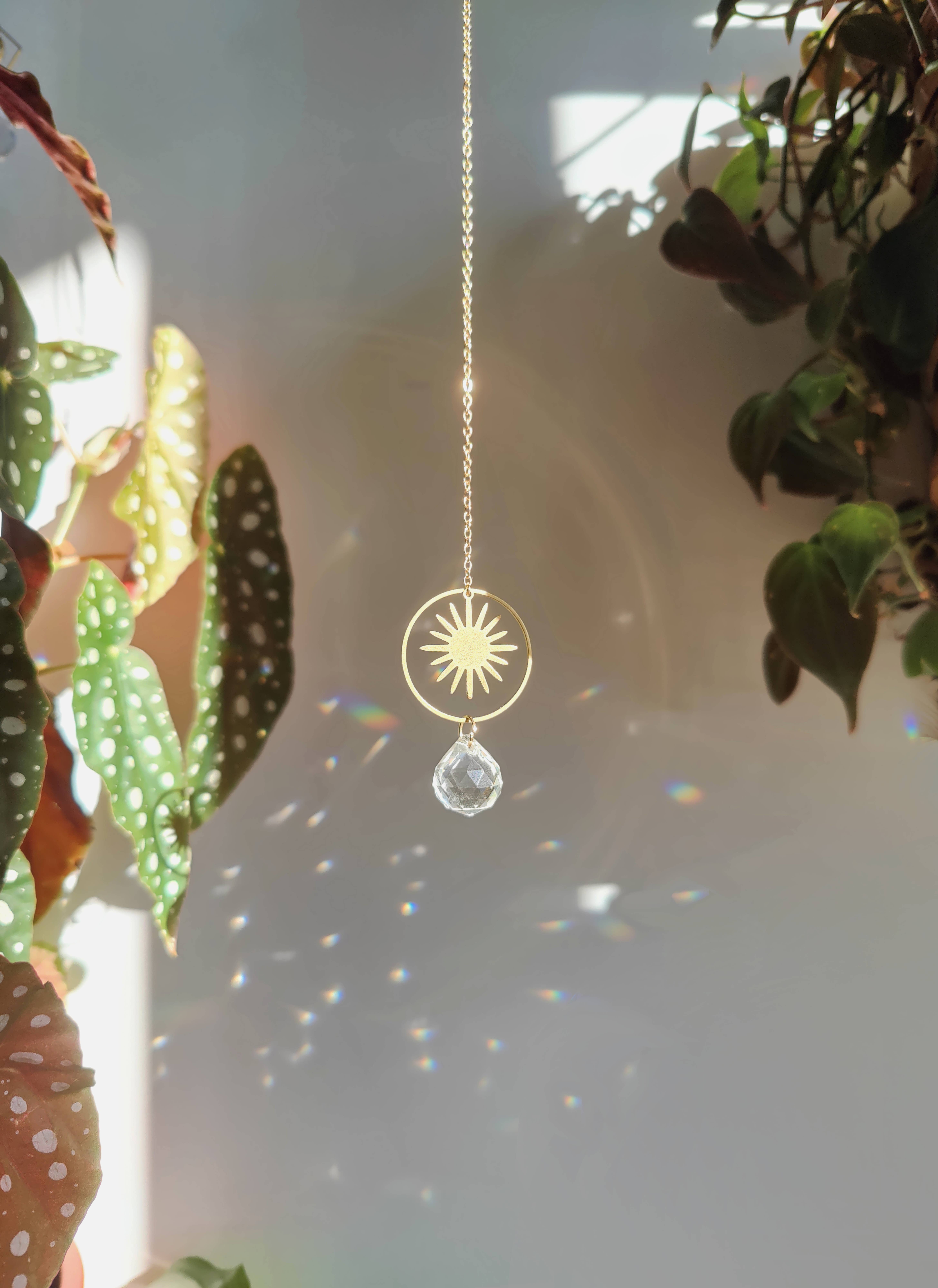 Atelier Intuitive - Vendita all'ingrosso Acchiappasole - HELIOS • Mini cattura sole in ottone e cristallo di vetro4