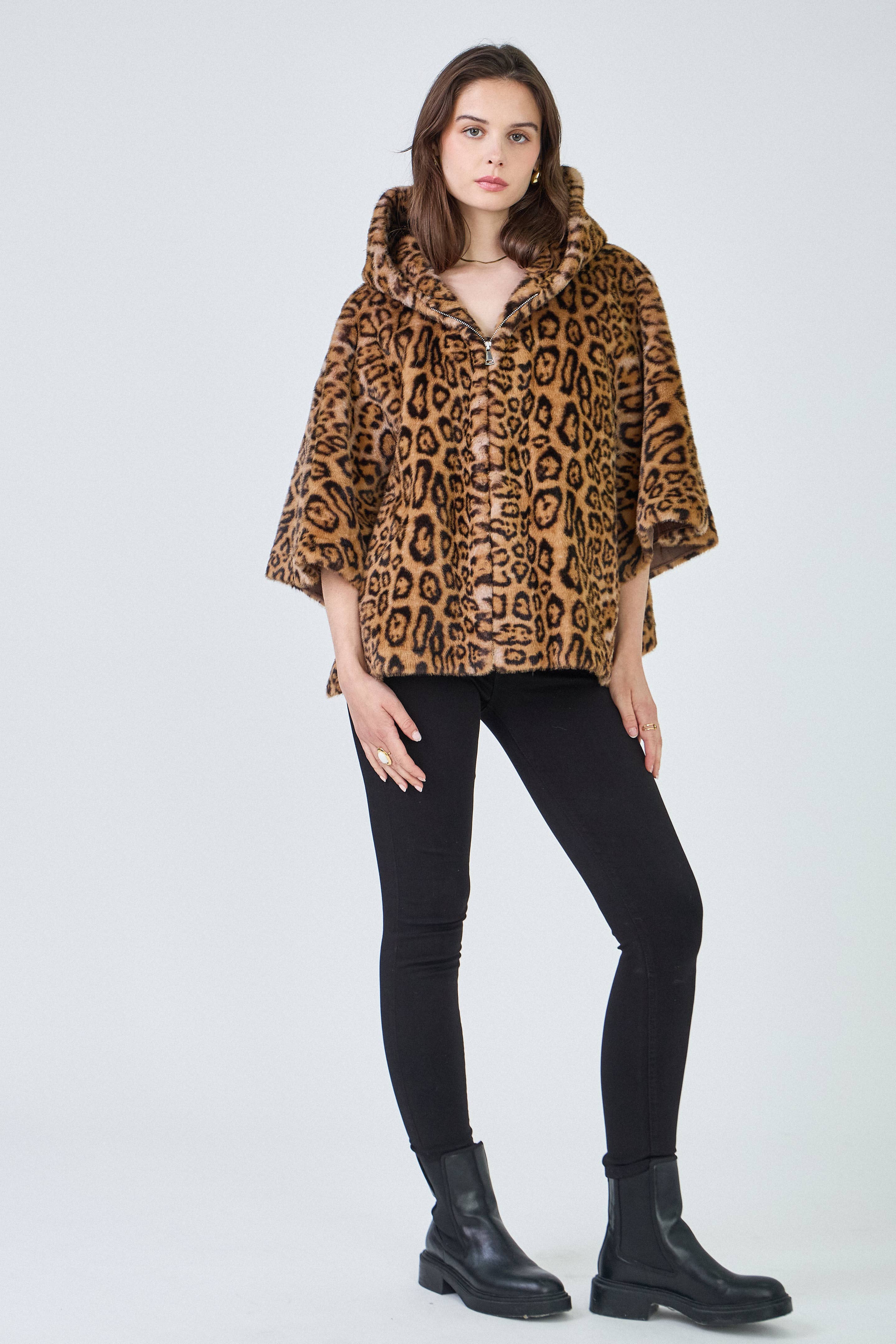 Giovanni Paris - Vendita all'ingrosso Pelliccia/Pelliccia sintetica - Donna - Mantella Alizée con cappuccio in ecopelliccia30