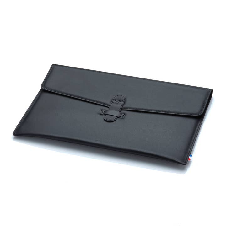 NAT - MacBook Pro 16"/15" case in grained leather - black for wholesale by apocope.paris