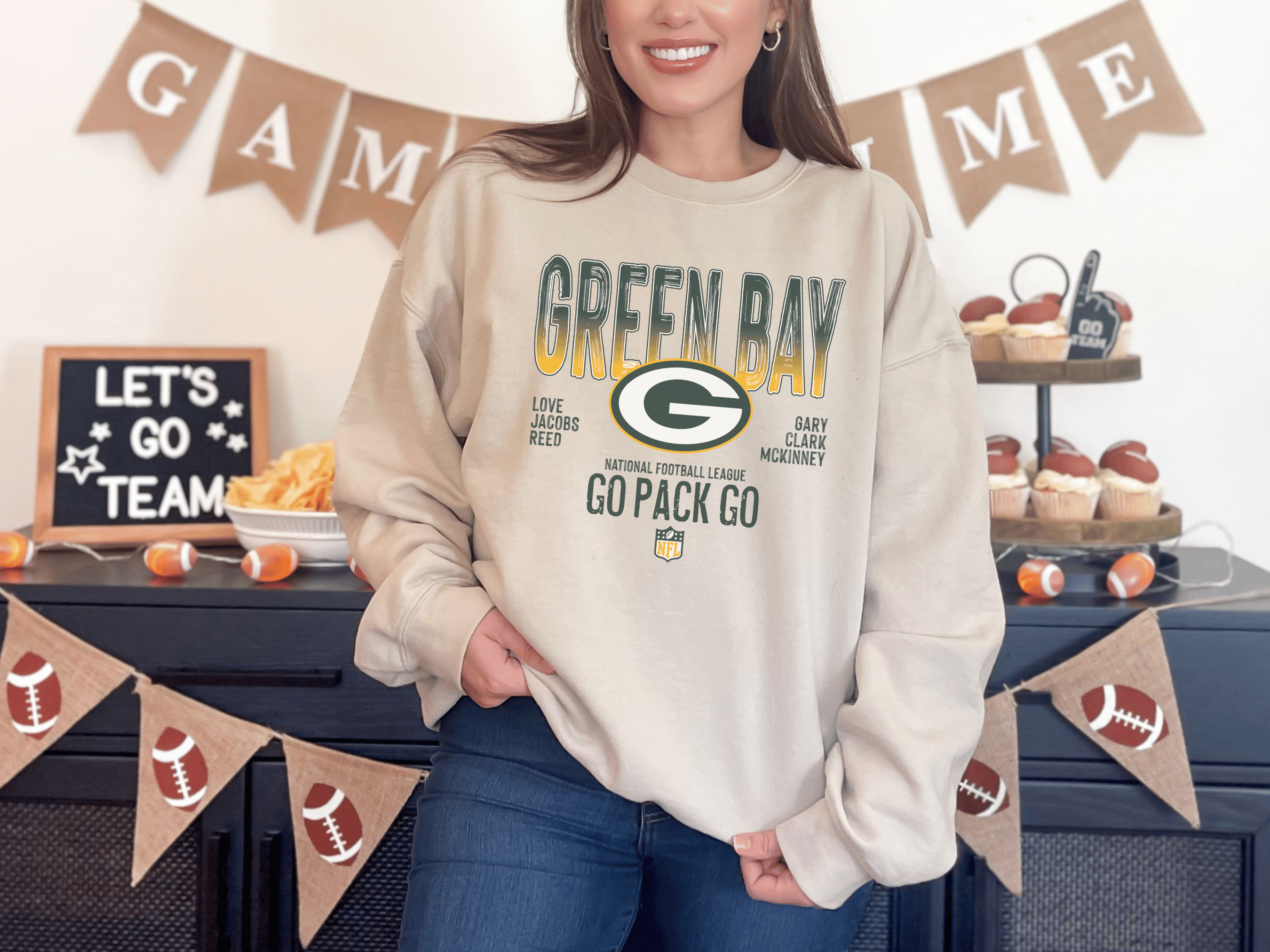 H+P Wholesale - Wholesale Graphic Sweatshirt - Unisex - Greenbay Packers Go Pack Go Graphic Tee/Crew3