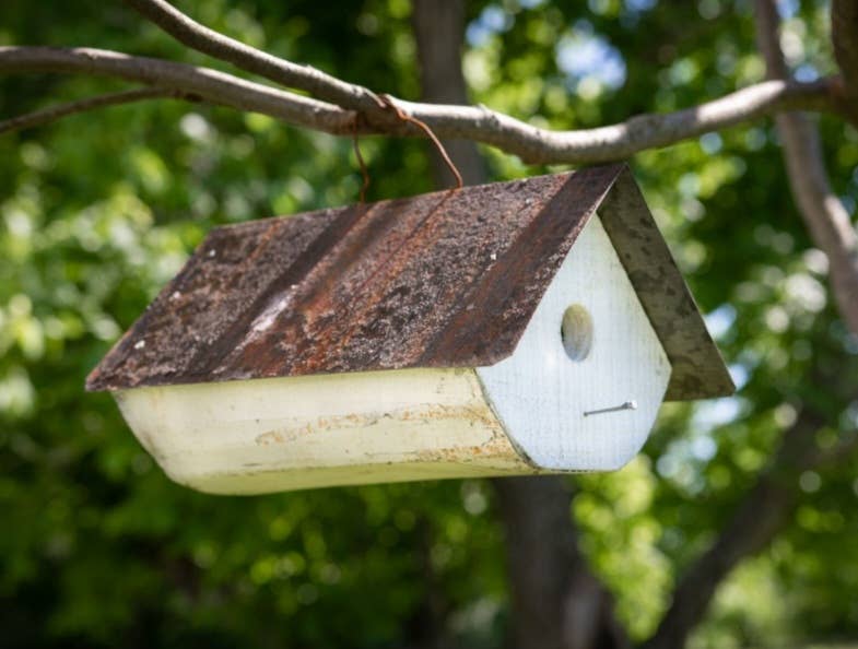Flying Heart Threads - Wholesale Bird House - Reclaimed Wood and Metal Wren House Flat Bottom (SM11B)5