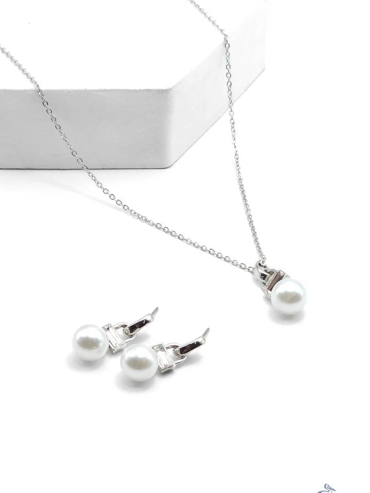 Glamour Grace - Ensemble de Collier Argenté pour la vente par Sunset Marsh LLC