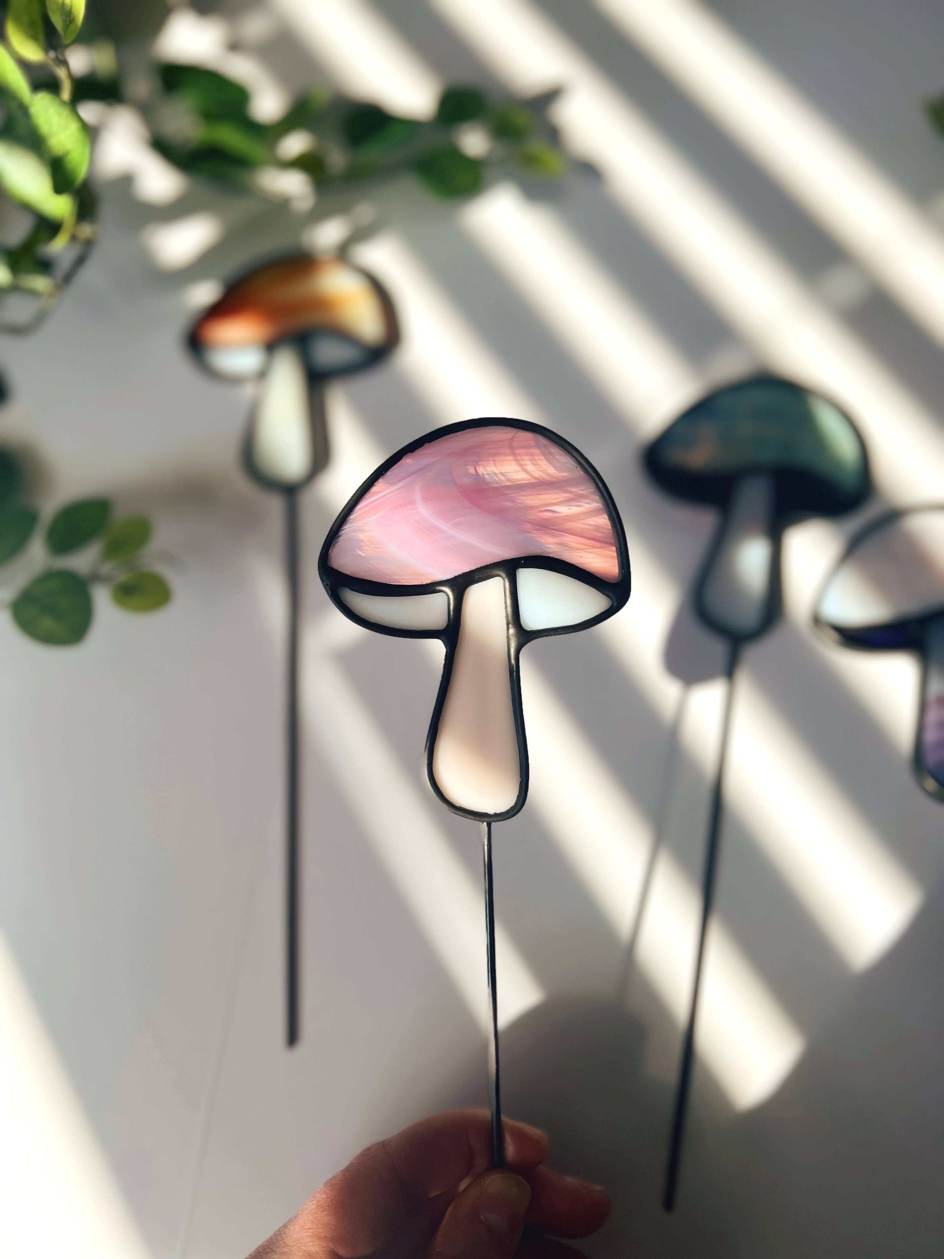 Wild Bloom Glass - Wholesale Garden/Lawn Stake - Mushroom Plant Stake Stained Glass | Plant Accessories5