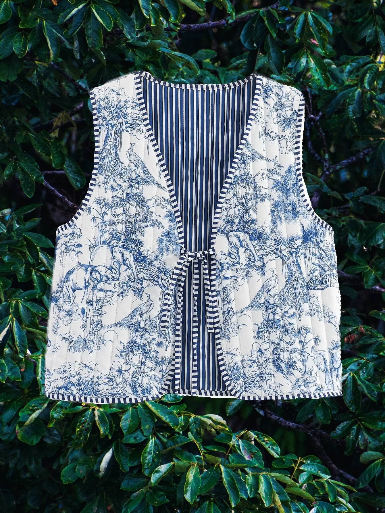 Rosa Clothing - Wholesale Outerwear Vest - Women's - Oriental porcelain printed Tie front Floral quilted vest12