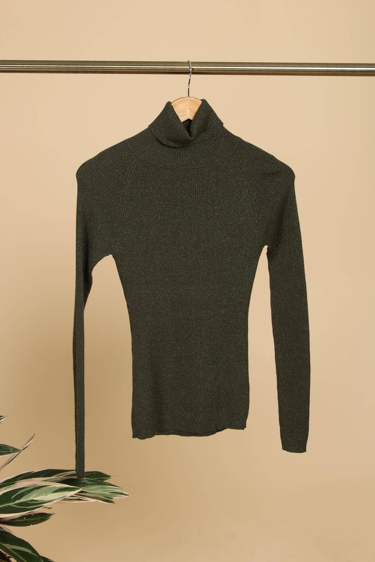 DIX-ONZE - Wholesale Knit Sweater - Women's - Fine Knit Turtleneck Sweater – Elegance & Comfort9