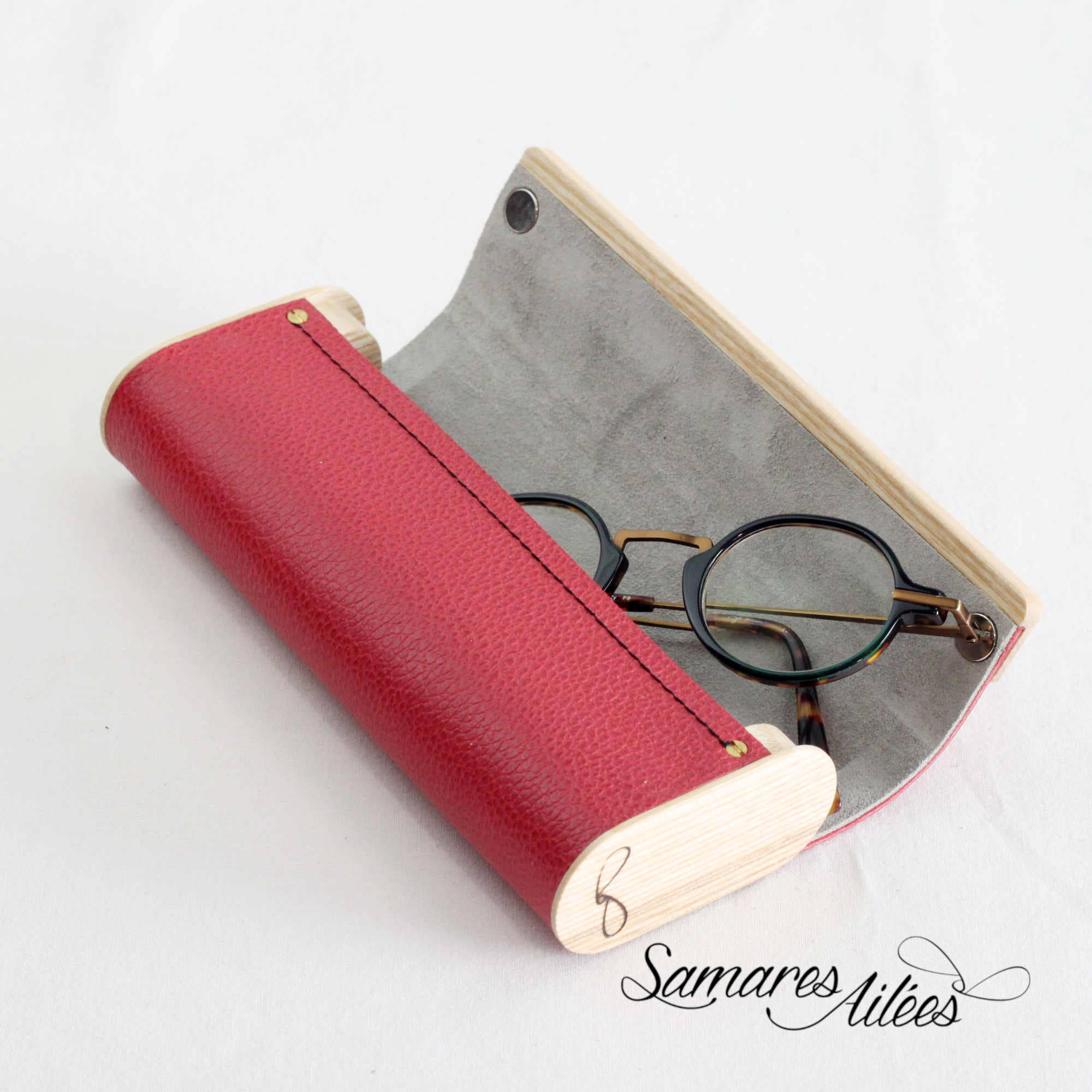 Samares Ailées - Wholesale Eyewear Cases & Holders - Unisex - “Marie” Wood and Leather Eyeglass Case15