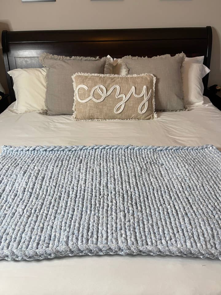 Couvre-lit douillet Angel Eyes Lil' pour la vente par Best Cozy Throws