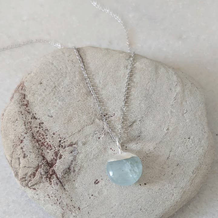 De Orb Aquamarijn Maart Geboortesteen Ketting voor wholesale door Lapis London