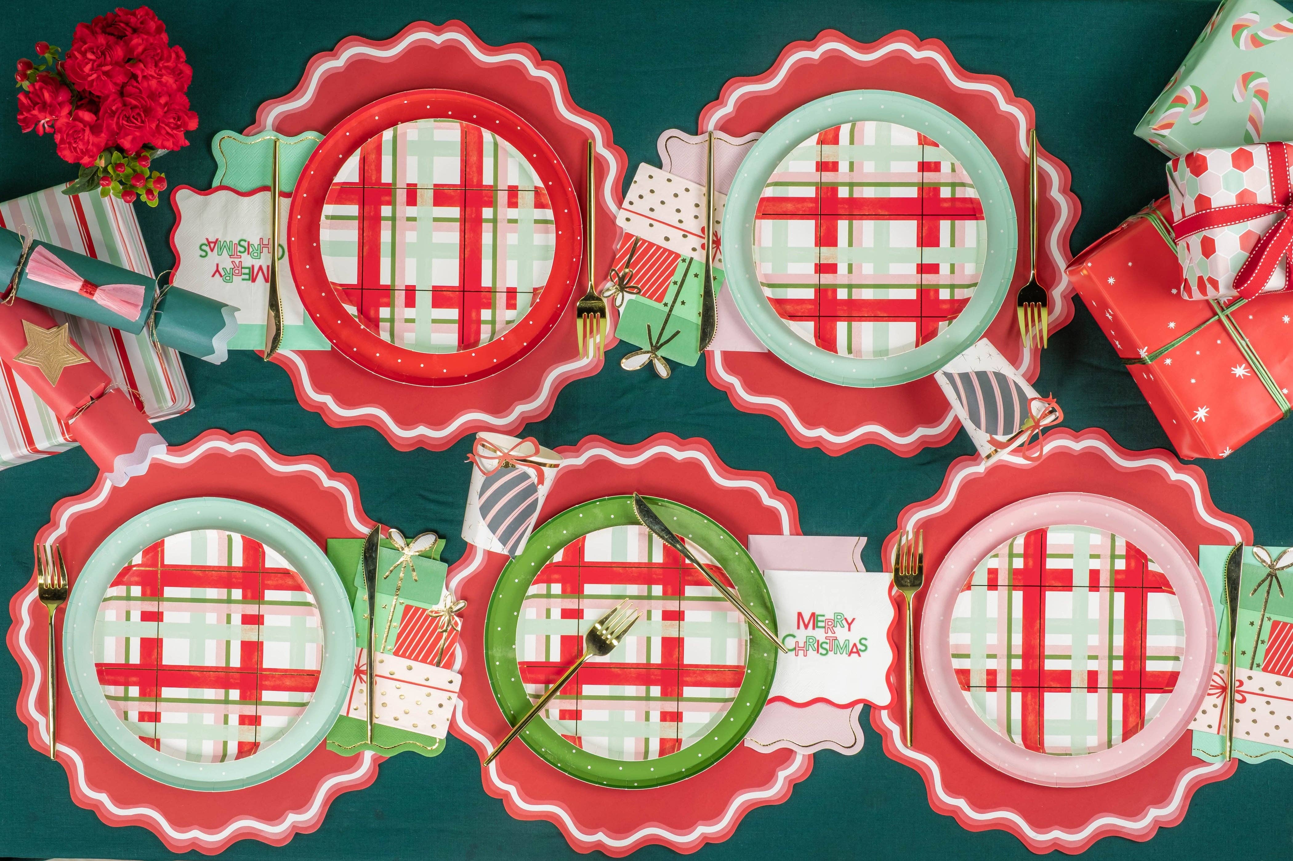 Gatherings by Curated Paperie - Wholesale Disposable Plate - HOL25-DNP7-Christmas Cheerful Dinner Plates1