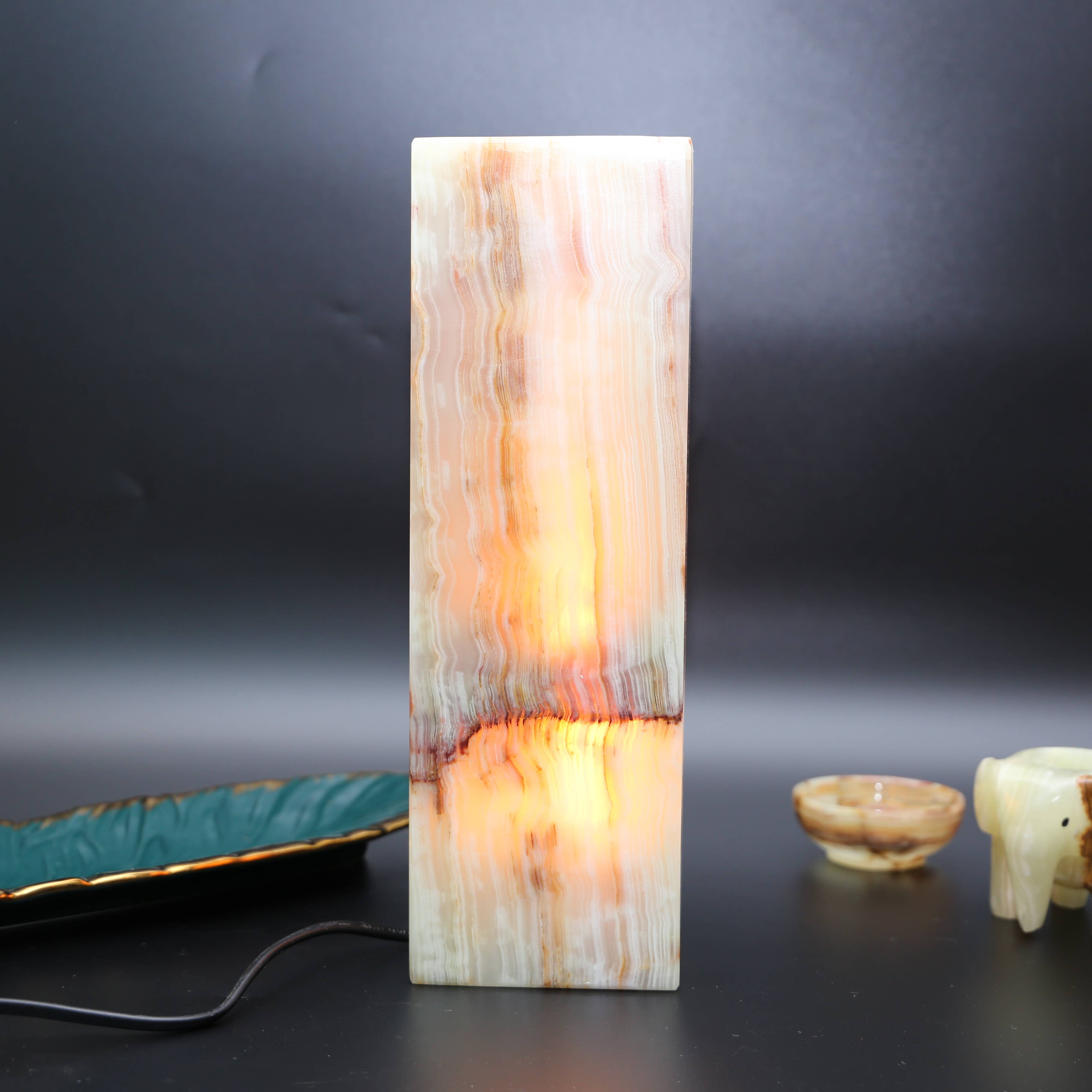 Gemstone Gifts Ltd. – wholesale Accent/desk lamp – Onyx Cube Tower Lamp 12"21