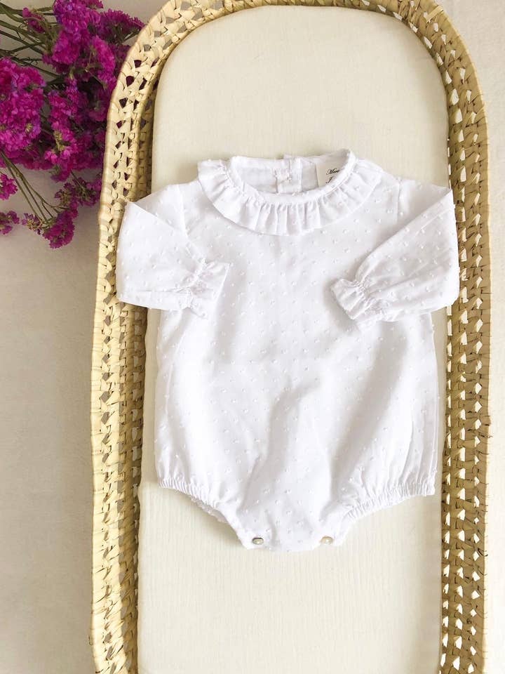 Body camicia in plumetis bianco per la vendita all'ingrosso da parte di Maria Jasmim Baby & Child