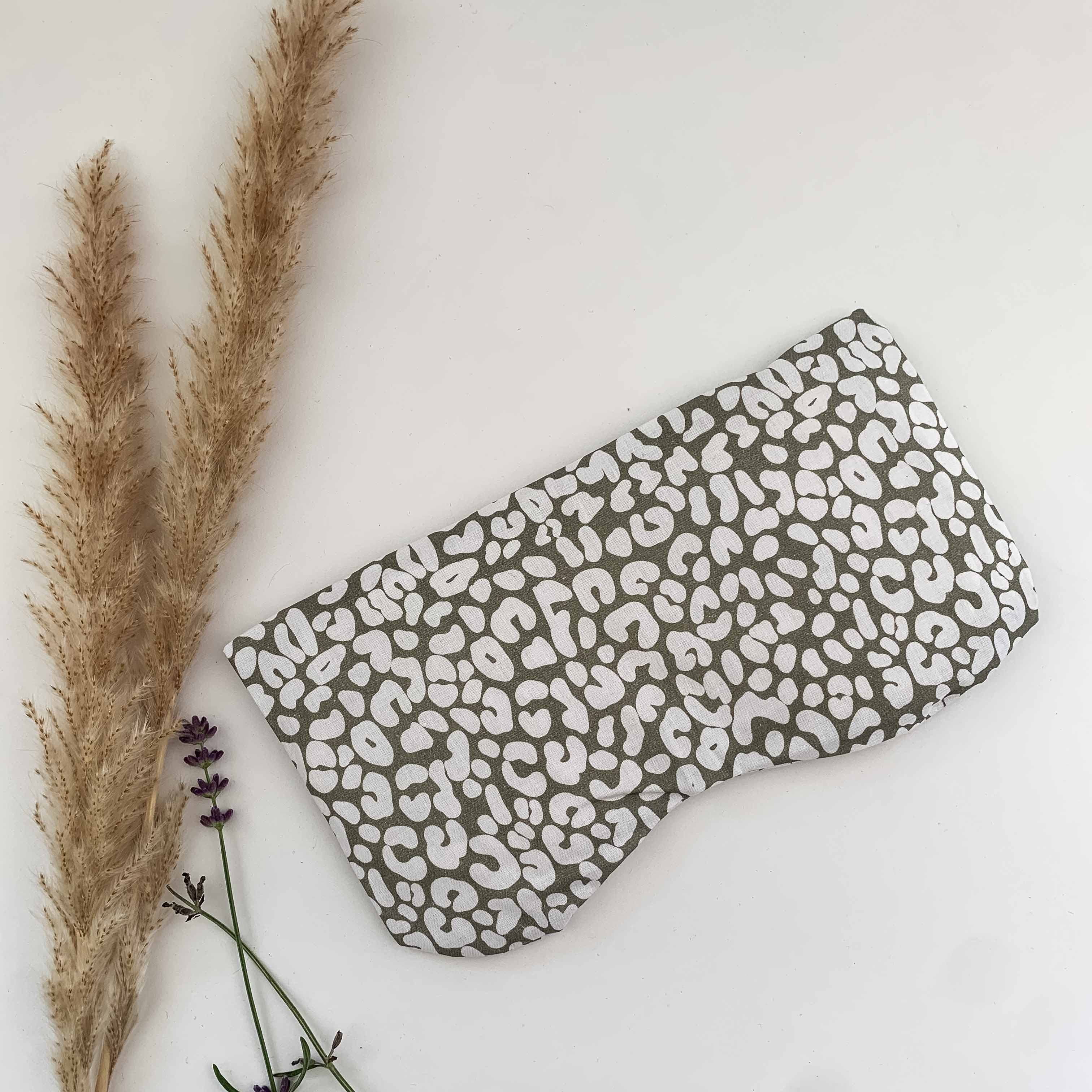 Tochter von Walter – Engroshandel Søvn-/øjenmaske – Øjenpude med leo-mønster i salviegrøn3