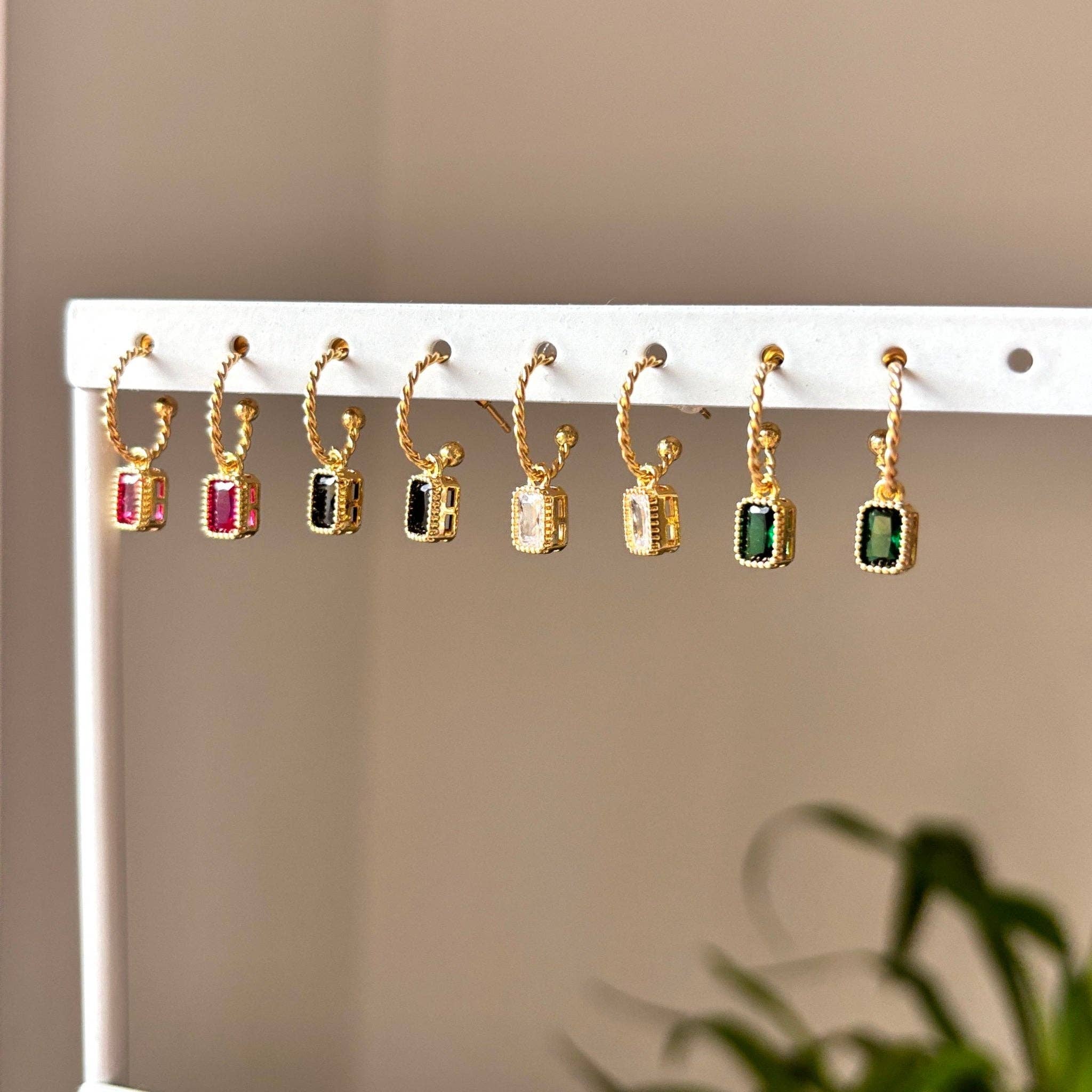 DUESTELLE ITALIA - Wholesale Huggie Earrings - Petite Gem - Half hoop gold earrings with gems11