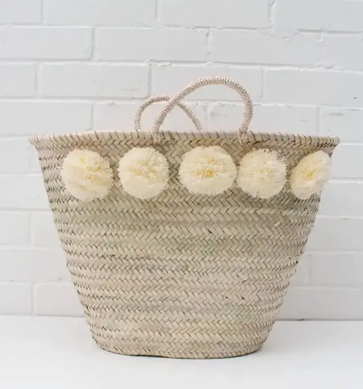 HandmadeBestSeller - Wholesale Strandtas - French Market Basket, rieten zak met pompons2