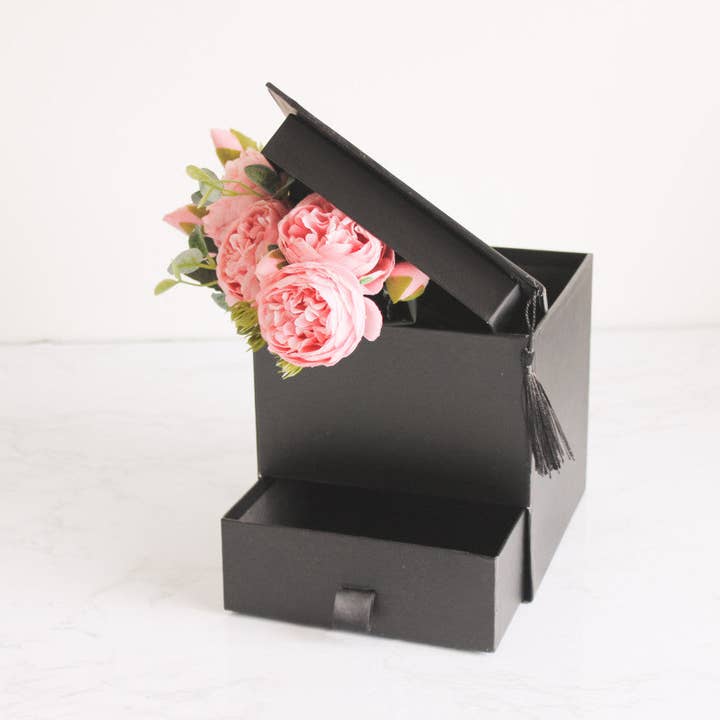 Elegant Design Supply - Vente Coffrets cadeaux - Boîte à fleurs carrée pour chapeau de graduation avec tiroir3