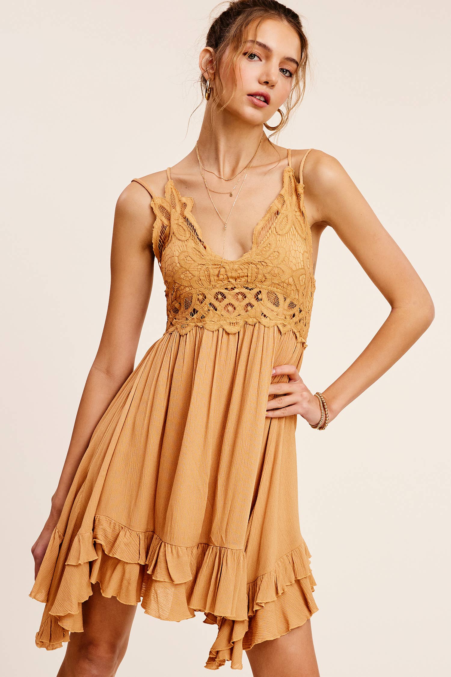 La Miel - Vendita all'ingrosso Vestito - Donna - Abito mini con bralette senza maniche e bordatura in pizzo all’uncinetto HUD908917