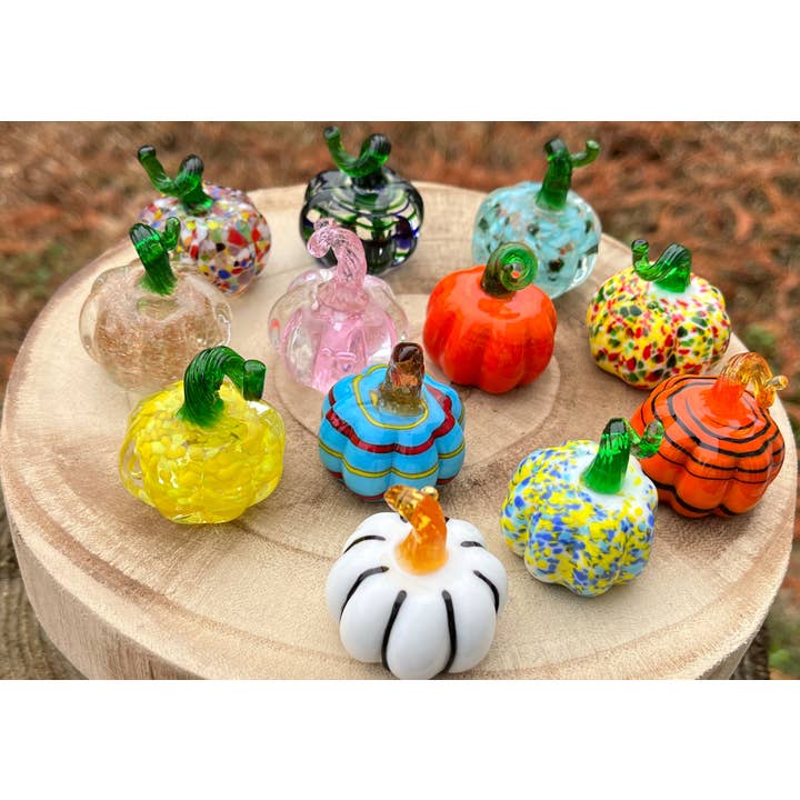 SHOPGIVECOURAGE - Wholesale Decorative Figurine - Glass Pumpkin Collectible Sitter Miniature Figurine1